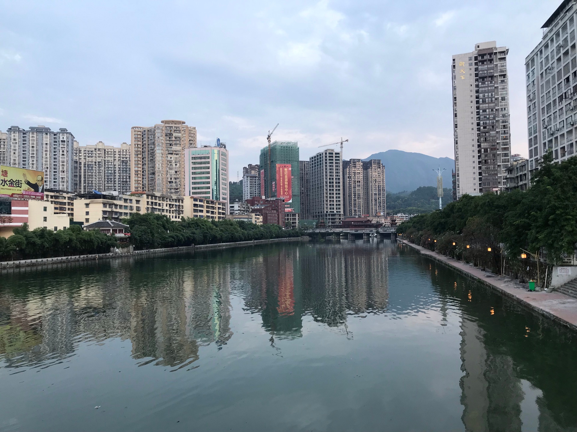 綿陽市梓潼縣文峰園配套無負壓變頻供水設備二用一備2臺