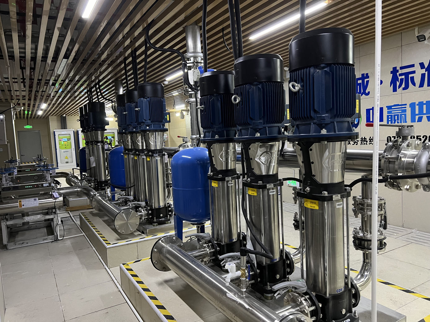 成套變頻恒壓供水設(shè)備.jpg